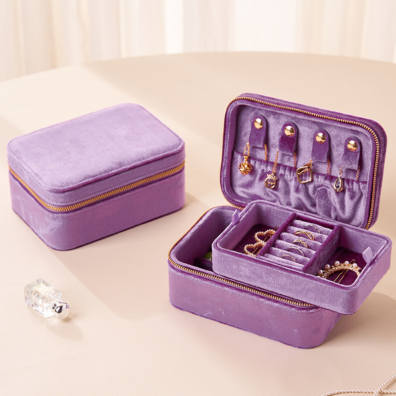 صندوق تخزين مجوهرات فاخر من ال - مراجعة Luxury Skincare Samples وسعره